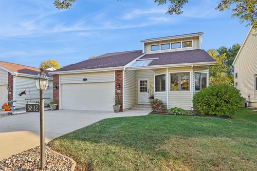 5832 Vista Dr, West Des Moines, IA, 50266-7238 | Card Image