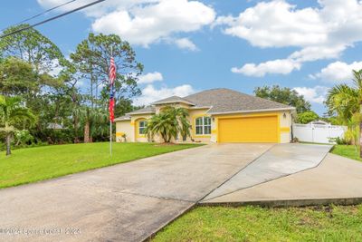 1550 San Filippo Drive Se, House other with 4 bedrooms, 2 bathrooms and null parking in Palm Bay FL | Image 2