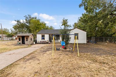 4000 Shelby Avenue, House other with 3 bedrooms, 1 bathrooms and null parking in Waco TX | Image 3