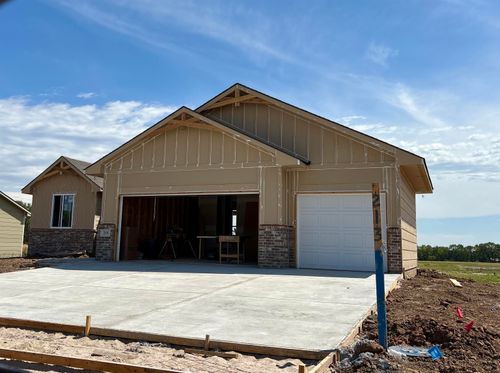 213 E Hanscom St, Derby, KS, 67037-8578 | Card Image