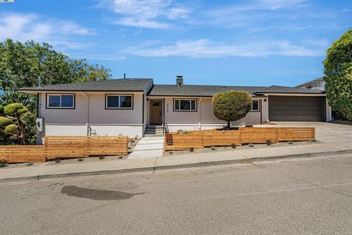 18945 Thornbury Ave, Castro Valley, CA, 94546-3140 | Card Image