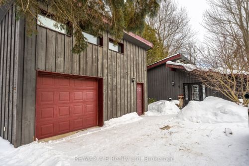 250 Orchard Ave, Lakeside, ON, N0M2G0 | Card Image