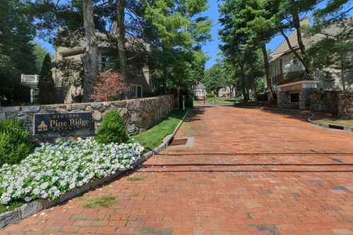 972-972 S Pine Creek Rd, Fairfield, CT, 06824-6348 | Card Image