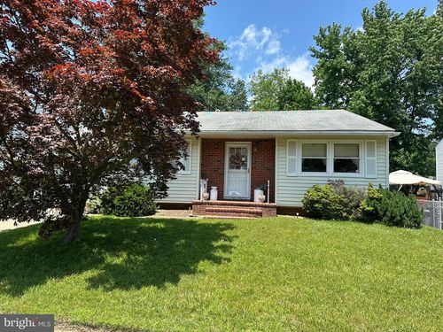29 E Maple Ave, BELLMAWR, NJ, 08031-1251 | Card Image