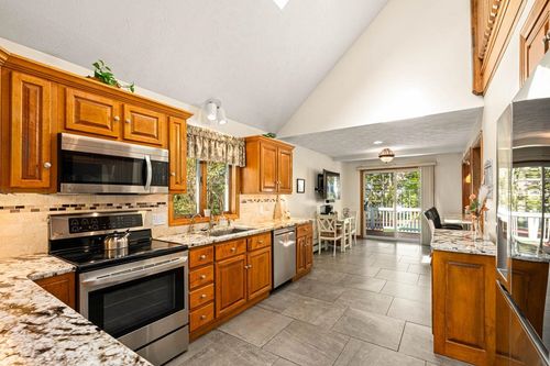 32 Lindsay Rd, Hooksett, NH, 03106-2200 | Card Image