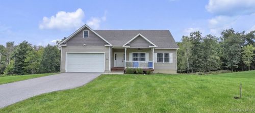 53 Highland View Pl, Middletown, NY, 10940-4648 | Card Image
