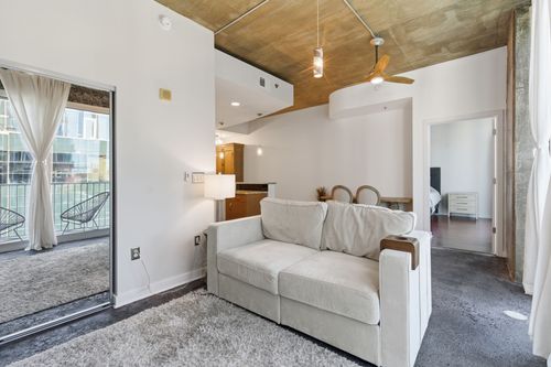 unit-1418-301 Demonbreun St, Nashville, TN, 37201-2242 | Card Image