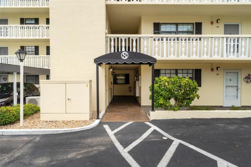 205-101 N Grandview Street, Mount Dora, FL, 32757 | Card Image