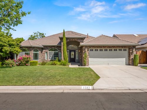 1582 E Revere Rd, Fresno, CA, 93720-4249 | Card Image