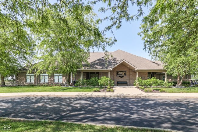 Clubhouse at the Golf Course | Image 38