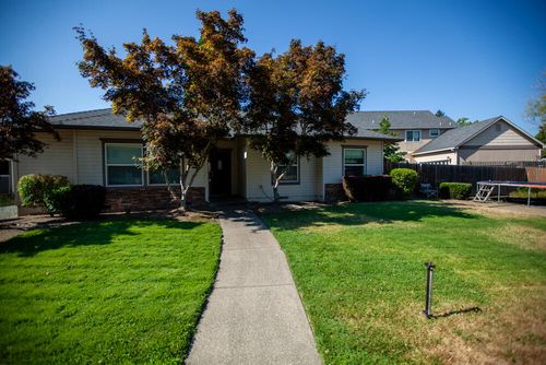 2082 Lower River Rd, Grants Pass, OR, 97526-9019 | Card Image