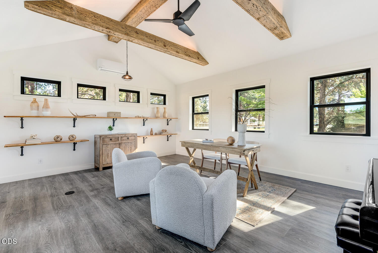 Residential in Sisters 4