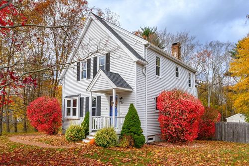 67 School St, Hanover, MA, 02339-2419 | Card Image