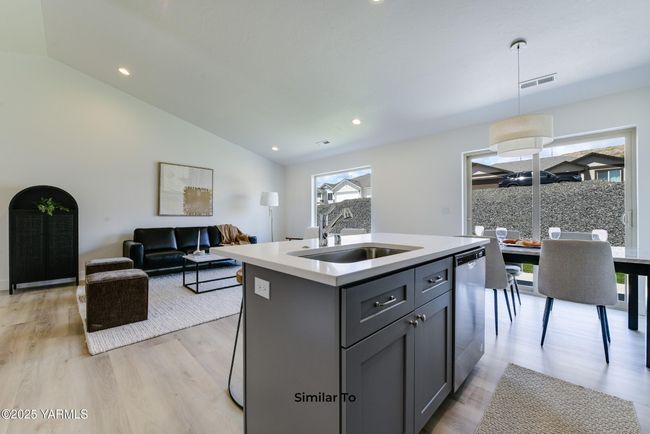 1403 sf-12 ST | Image 10