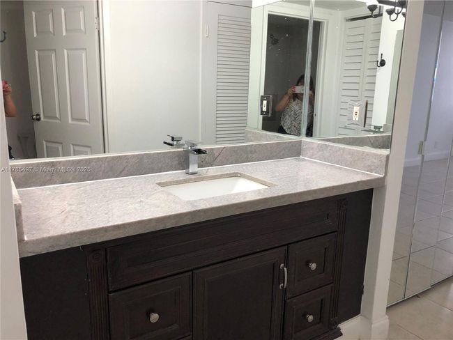 APT-408 - 2450 Ne 135 Th St, Condo with 1 bedrooms, 1 bathrooms and null parking in North Miami FL | Image 8