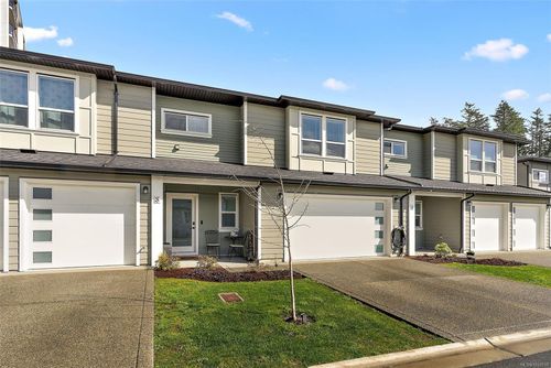 8 W Park Pl, View Royal, BC, V9B5Z2 | Card Image