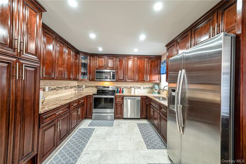 4 Morgan Ave, Port Jefferson Station, NY, 11776-2016 | Card Image