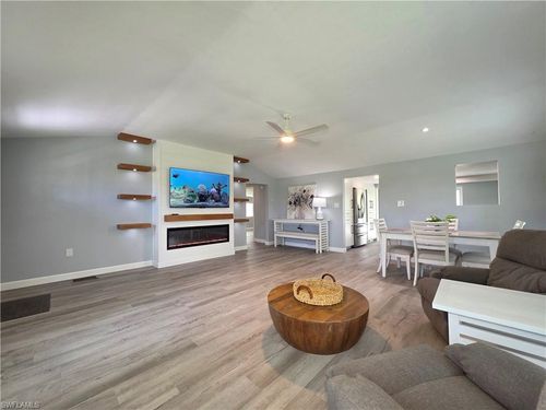 18387 Pioneer Rd, Fort Myers, FL, 33908-4654 | Card Image