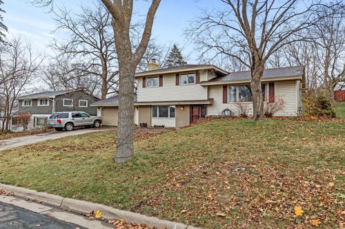 10819 27th Avenue S, Burnsville, MN, 55337 | Card Image