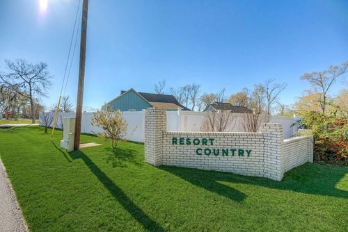 276 Resort Dr, Livingston, TX, 77351-5136 | Card Image