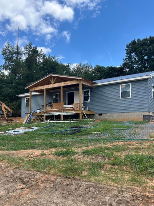 1919 S Raymond St, Covington, VA, 24426-2436 | Card Image