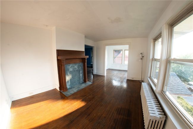 Floor 2 Living Room | Image 11