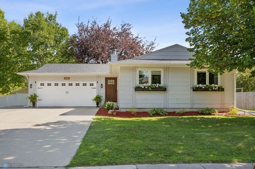 2202 25th Ave S, Fargo, ND, 58103-5134 | Card Image