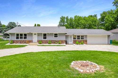 1010 Suzy St, Sandwich, IL, 60548-9242 | Card Image