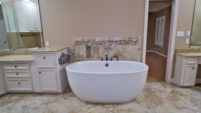 Freestanding bathtub | Image 13