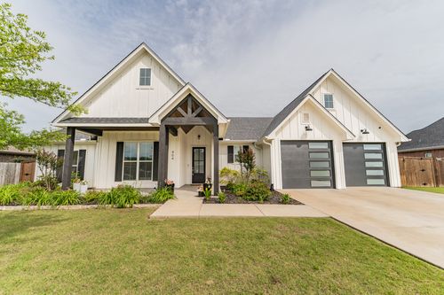 404 Stone Briar Dr N, Sulphur Springs, TX, 75482-5806 | Card Image