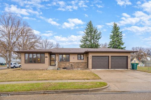 1913 Grant Drive, Bismarck, ND, 58501 | Card Image