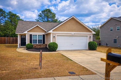 528 Bellgrove Dr, Hope Mills, NC, 28348-2794 | Card Image