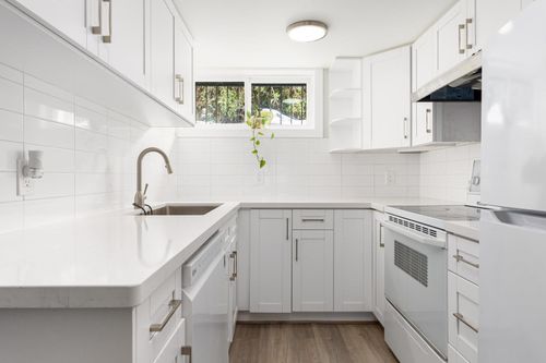 3843 Marine Dr Sw, Vancouver, BC, V6N3Z7 | Card Image