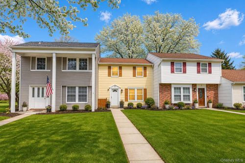 8 Sharpsburg Ct, Coram, NY, 11727-1640 | Card Image