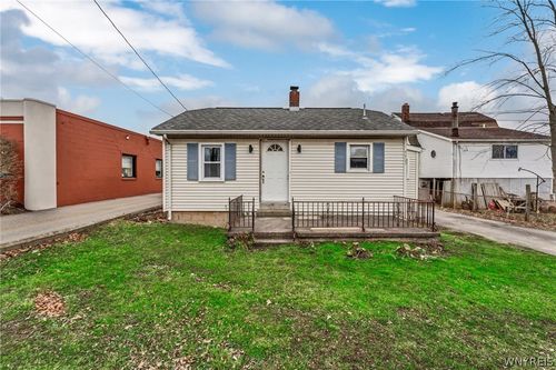 4423 Union Rd, Cheektowaga, NY, 14225-2305 | Card Image