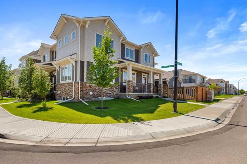 19 Yorkville Gate Sw, Calgary, AB, T2X4K2 | Card Image