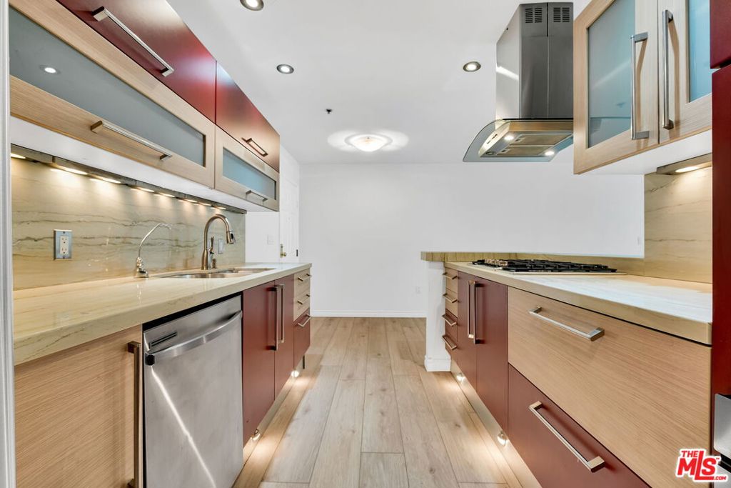 Residential in Sherman Oaks 4