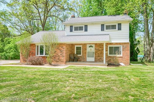 293 Hickory Place Dr, Columbiaville, MI, 48421-9767 | Card Image