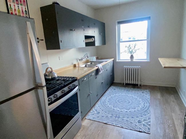 Lots of light warms up the space nicely! | Image 12