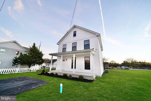 304 S Railroad Ave, GEORGETOWN, DE, 19947-2008 | Card Image