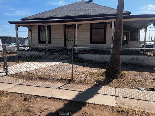 421 Palm Way, Needles, CA, 92363-3935 | Card Image