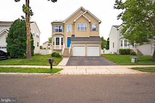 71 Seneca Ln, BORDENTOWN, NJ, 08505-4449 | Card Image