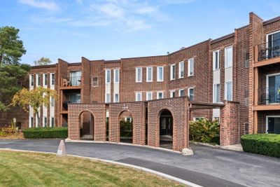 217 - 1575 Sandpebble Drive, Condo with 2 bedrooms, 2 bathrooms and 2 parking in Wheeling IL | Image 1