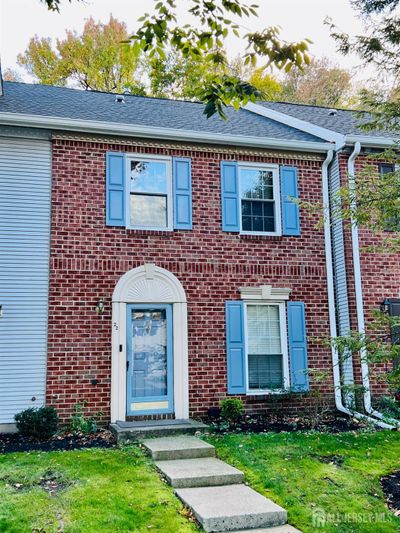 22 Albury Way, Townhouse with 2 bedrooms, 2 bathrooms and null parking in North Brunswick NJ | Image 1