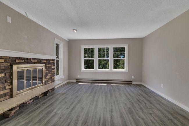 Spacious with great natural light + new windows in 2024 | Image 5