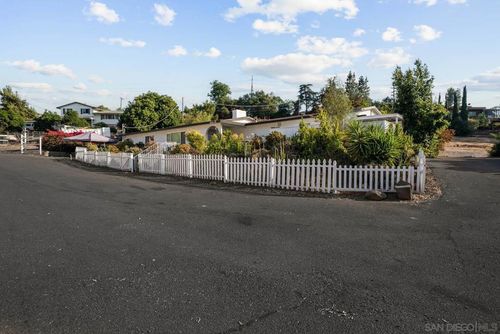 2297 Orchard Ave, El Cajon, CA, 92019-2072 | Card Image