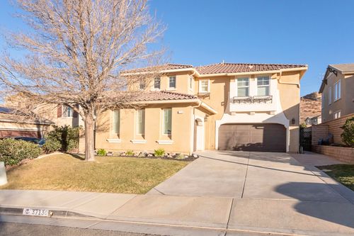 37130 Pergola, Palmdale, CA, 93551 | Card Image