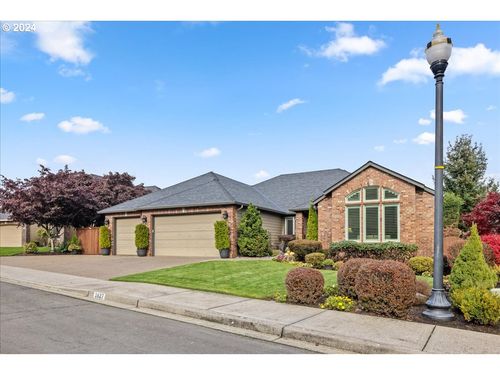 1627 Nw 35th Cir, Camas, WA, 98607 | Card Image