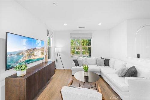 176 Parkwood, Irvine, CA, 92620-7352 | Card Image