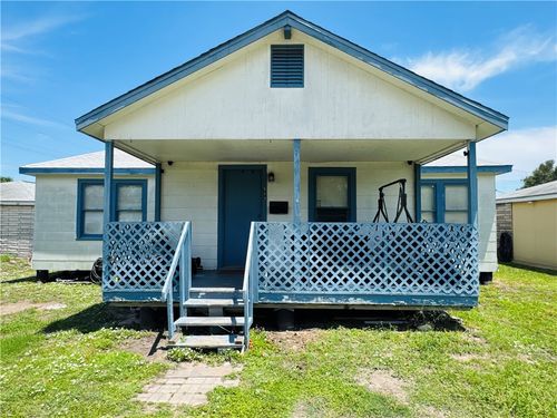 517 S Lamont St, Aransas Pass, TX, 78336-3417 | Card Image